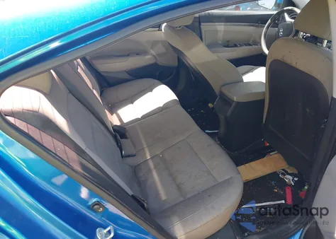 2017 Hyundai Elantra Se z USA, uszkodzony, nr VIN KMHD84LF8HU189644